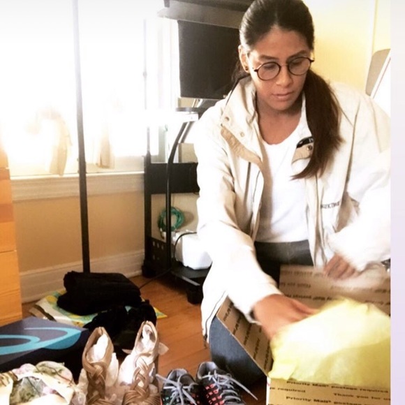 Meet your posher, Liz - Picture 2 of 2